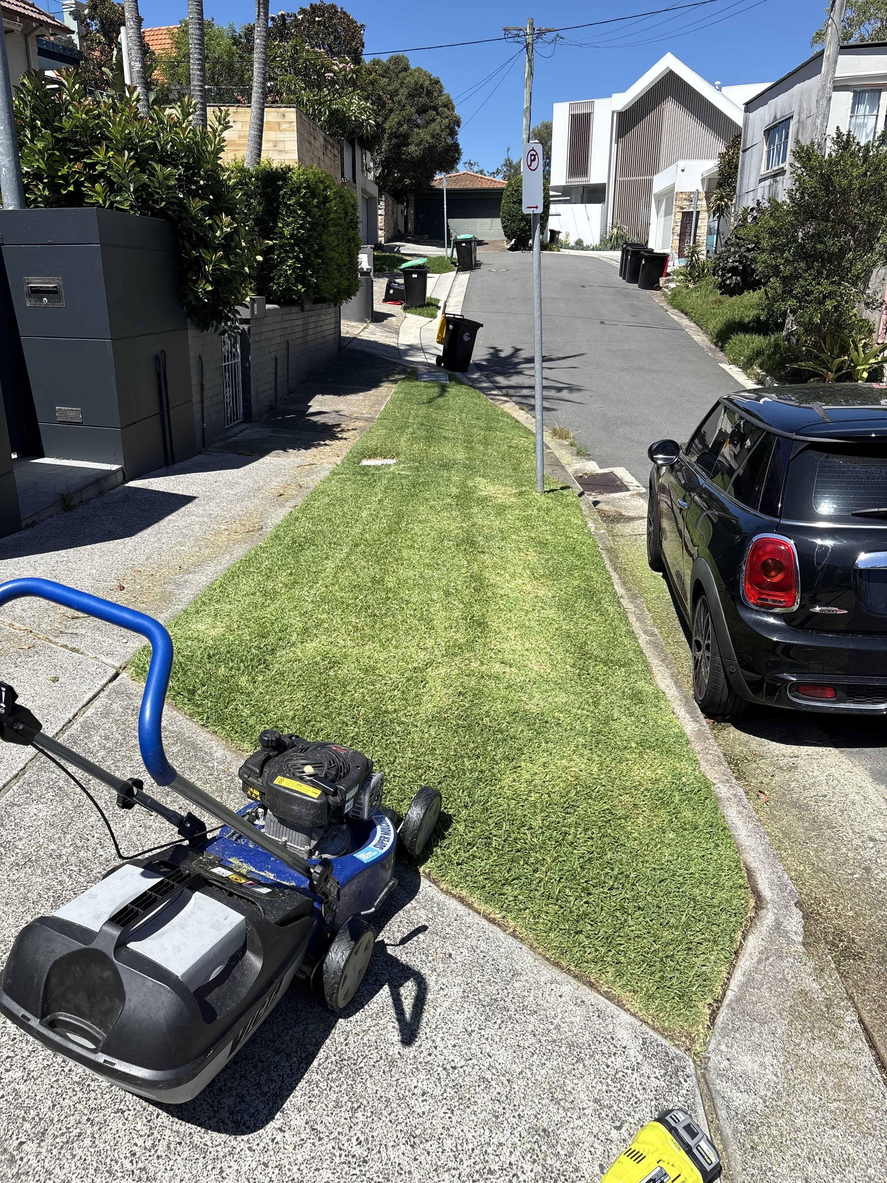 Lawn mowing Northern Beaches Sydney - ETF Gardens